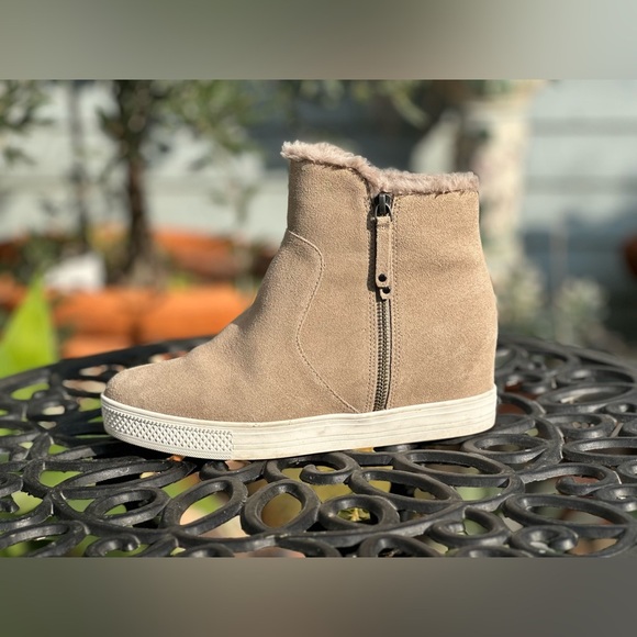 Caslon — Averie Faux Fur Suede Bootie - Picture 3 of 7